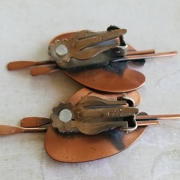 Vintage Renoir Copper Artist Pallet Clip Earrings - Picture 5 of 12